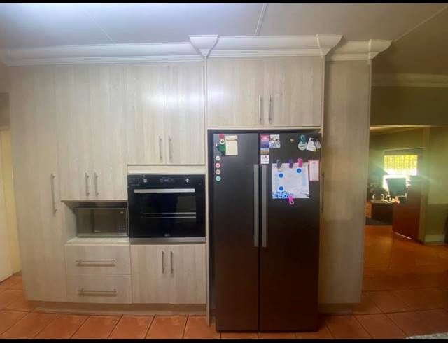 3 BEDROOM HOUSE FOR SALE IN AERORAND